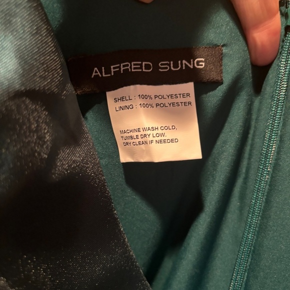 Alfred Sung Draped One Shoulder A-line Gown in Hunter Green Size 4 NWT - Picture 4 of 6